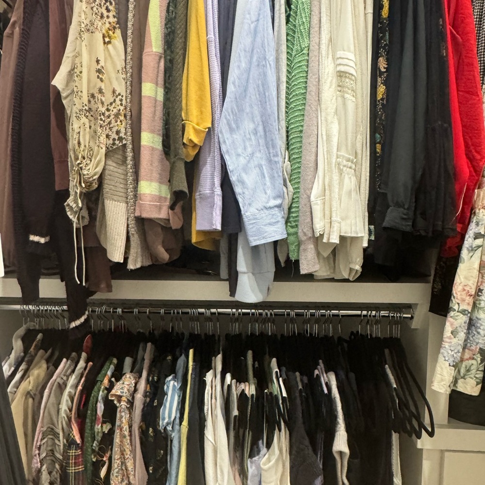 Lot of Aritzia dress clothing. More items in lot. Size 0-2/xs. All gently used